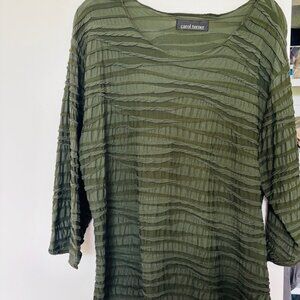 Carol Turner 3/4 sleeve shirttail top from Artful Home